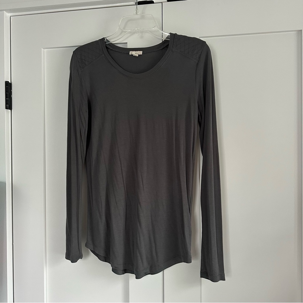 GAP Gray Fitted Long Sleeve Tee
